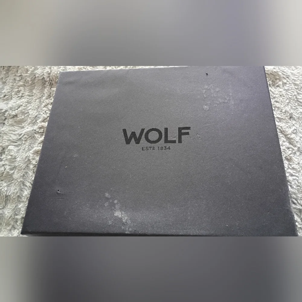 WOLF TRAVEL BAG... NEW